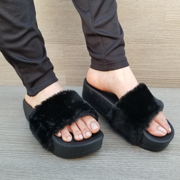 Sexy Black Fluffy Fur Chunky Slider Sandal - Picture 8 of 8